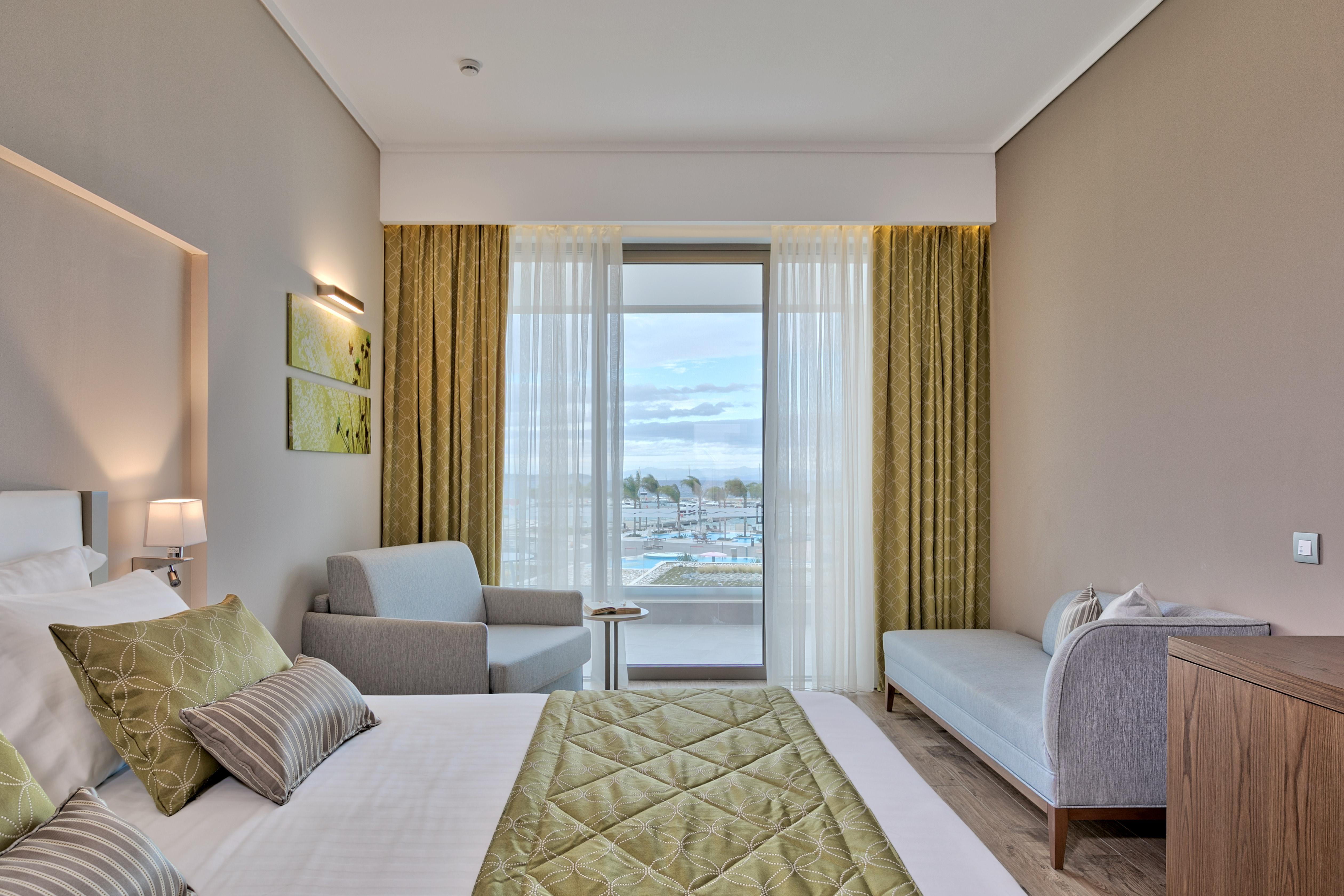 Miraggio Thermal Spa Resort Paliouri Bagian luar foto A room at the hotel