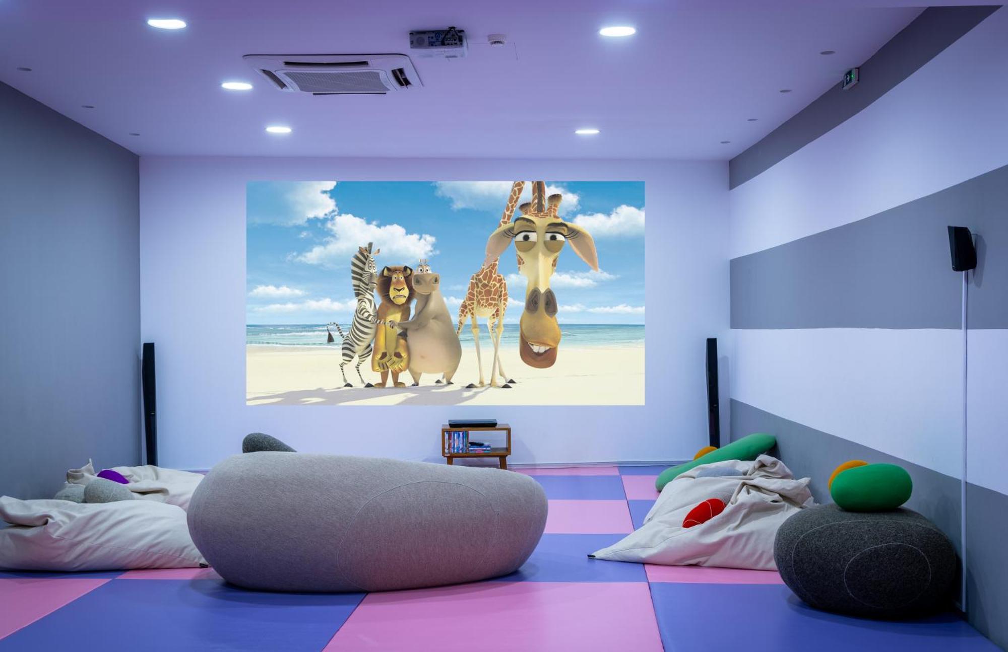Miraggio Thermal Spa Resort Paliouri Bagian luar foto A home theater